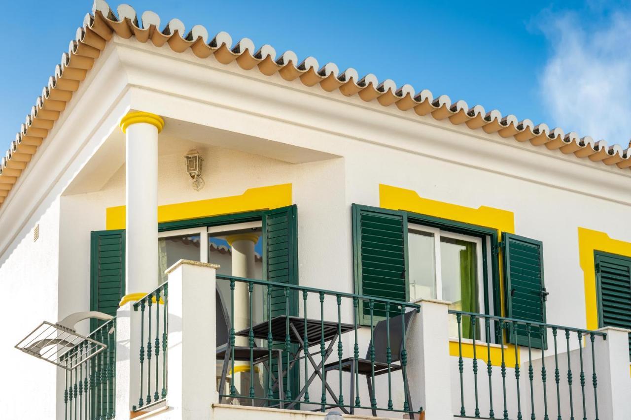 Villa Som Das Ondas Budens Bagian luar foto