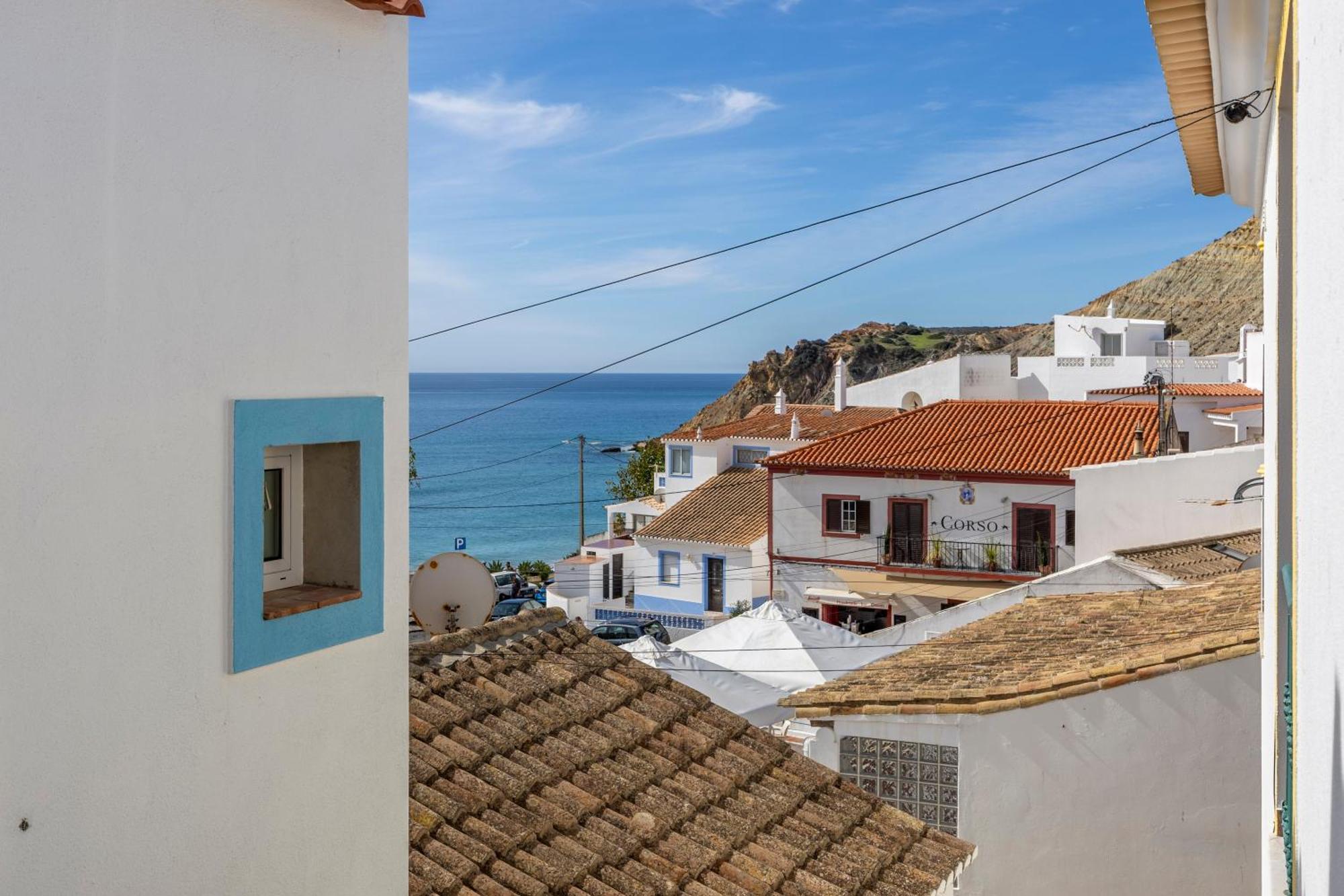 Villa Som Das Ondas Budens Bagian luar foto